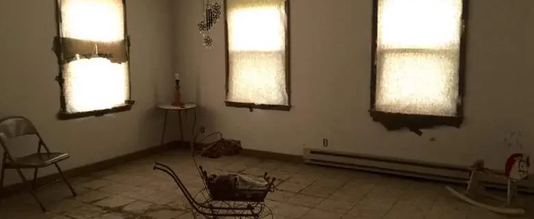 Haunted Monroe House at 218 North Monroe Street in Hartford City Indiana, location of Tim Wood's LiveSciFi ghost hunt